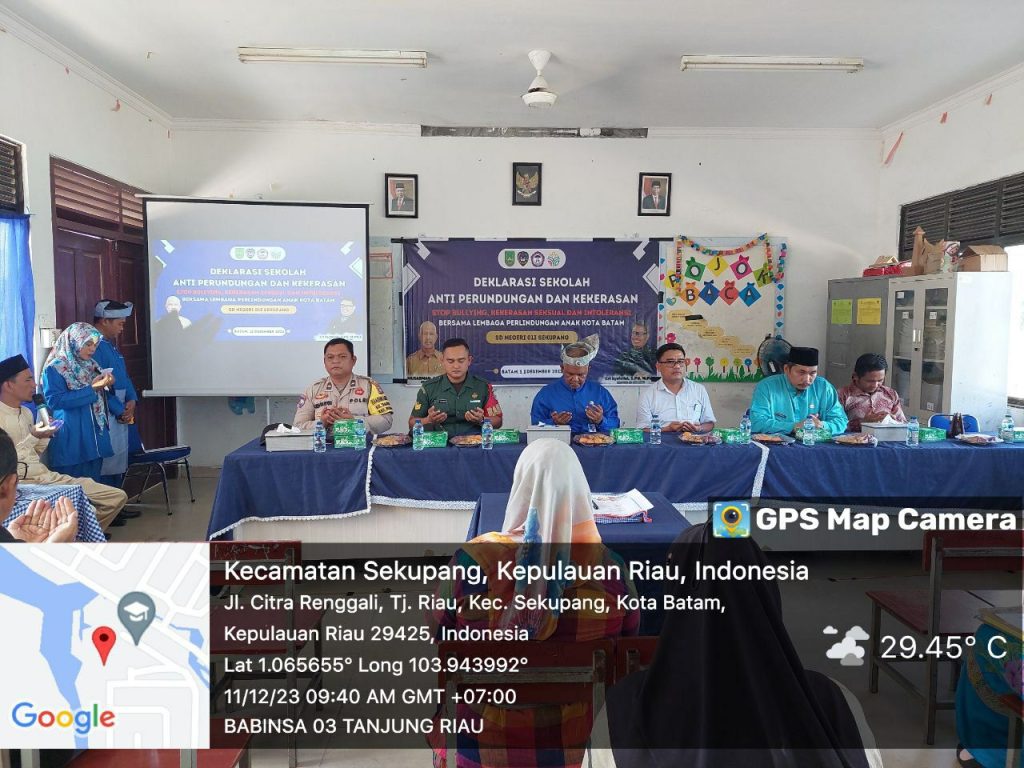 Bintara Pembina Desa (Babinsa) 03 Kelurahan Tanjung Riau Koramil 02/Sekupang, Serka Adang Sutiawan menghadiri undangan Deklarasi Anti Sekolah Perundungan dan Kekerasan
